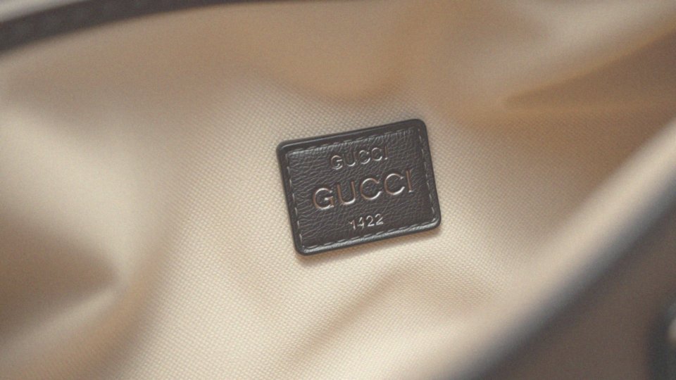 Torebka Gucci numer seryjny – co warto wiedzieć, by rozpoznać autentyczność?