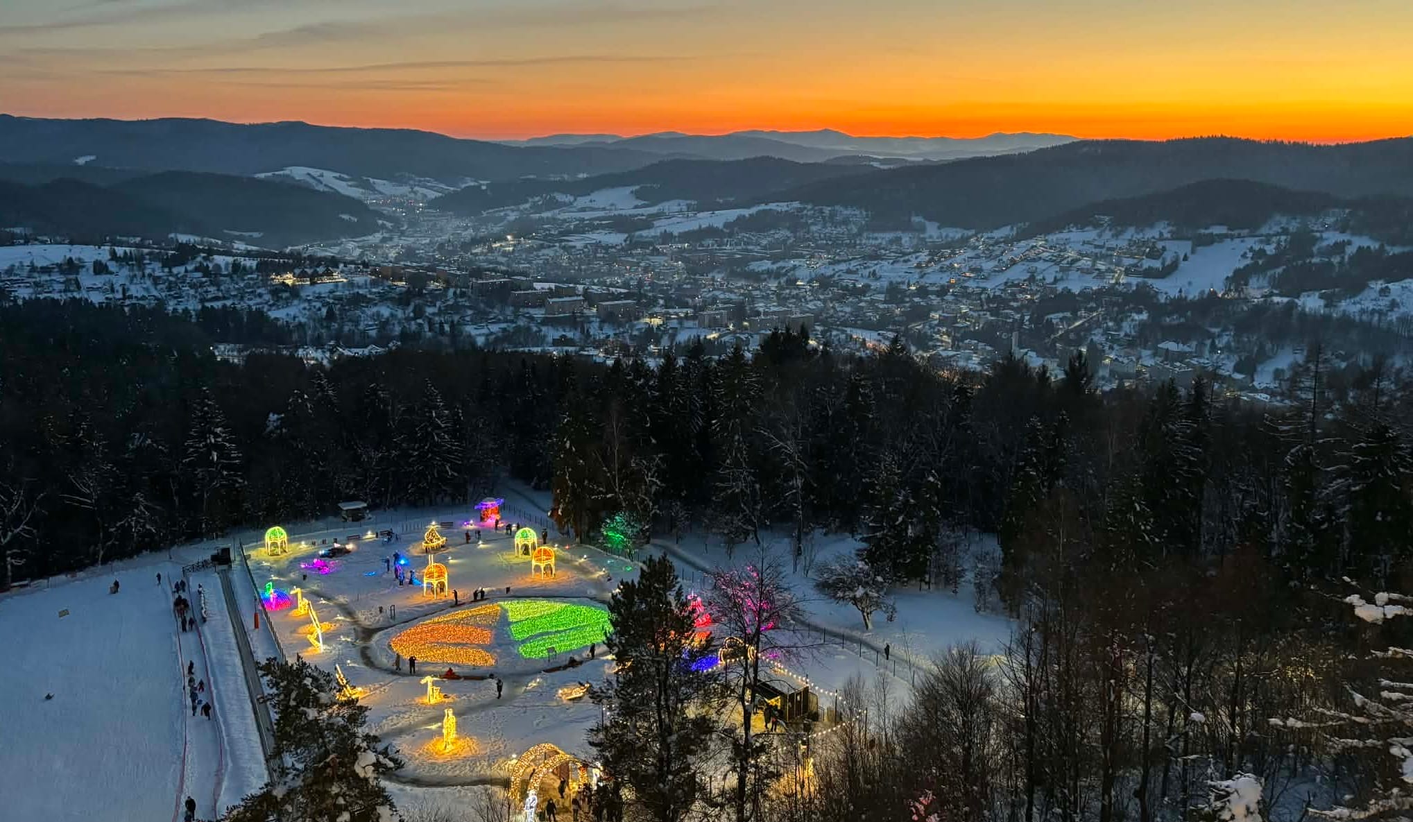 Ferie zimowe w Krynicy-Zdroju? Idealne dla babci, dziadka i wnuków
